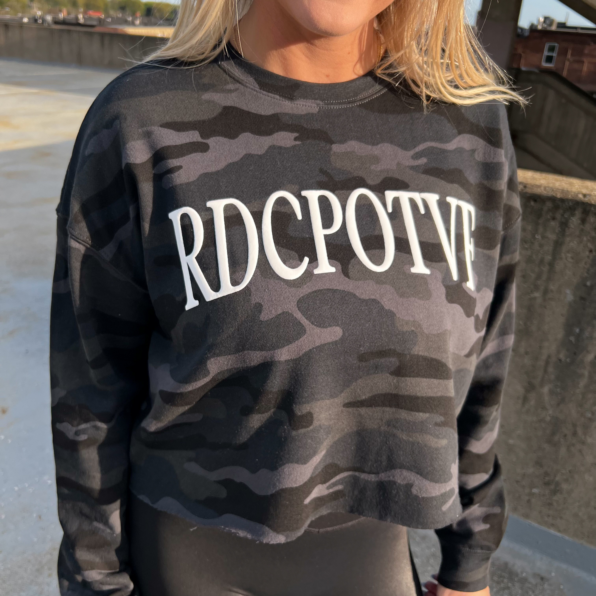 Ruhn Danaan Crewneck - CROPPED