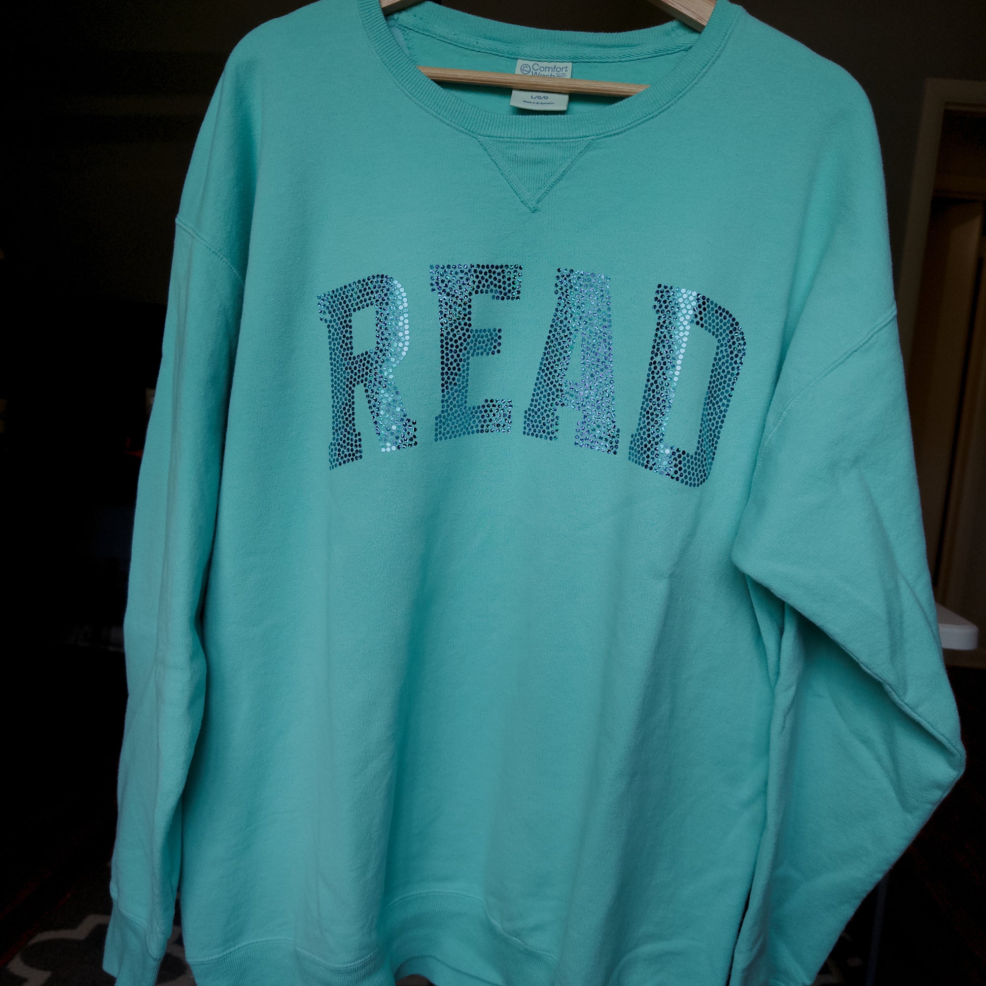 Read Crewneck [Sample]